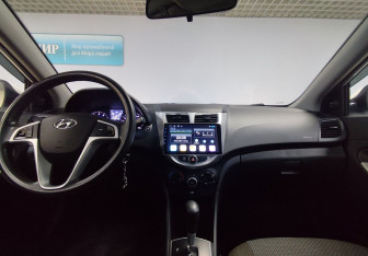 Подержанный автомобиль Hyundai Solaris Sedan 2013 года (13 фото)