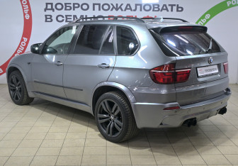 Подержанный автомобиль BMW X5 2009 года (6 фото)