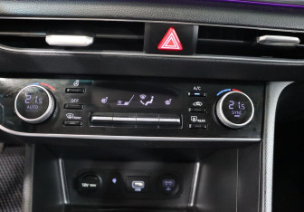 Подержанный автомобиль Hyundai Sonata 2020 года (19 фото)