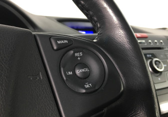 Подержанный автомобиль Honda CR-V 2013 года (8 фото)