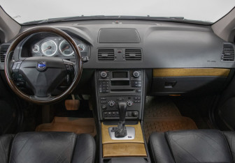 Подержанный автомобиль Volvo XC90 2008 года (13 фото)