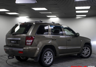 Подержанный автомобиль Jeep Grand Cherokee 2008 года (22 фото)