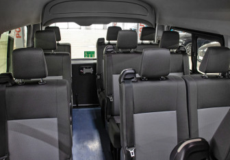 Подержанный автомобиль Toyota HiAce 2021 года (14 фото)