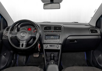 Подержанный автомобиль Volkswagen Polo Sedan 2012 года (14 фото)