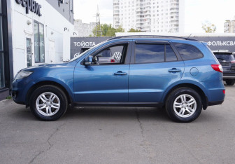 Подержанный автомобиль Hyundai Santa Fe 2012 года (8 фото)