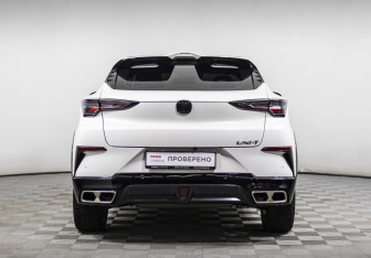 Подержанный автомобиль Changan UNI-T 2023 года (6 фото)