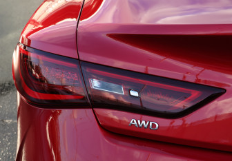 Подержанный автомобиль Infiniti Q60 Coupe 2018 года (27 фото)