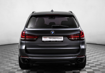 Подержанный автомобиль BMW X5 2015 года (6 фото)