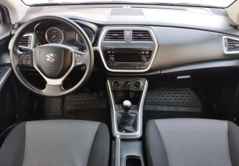 Подержанный автомобиль Suzuki SX4 Hatchback 2014 года (9 фото)