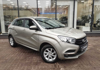 Подержанный автомобиль LADA (ВАЗ) XRAY 2017 года (3 фото)