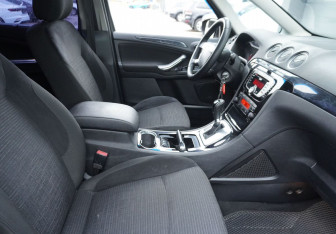 Подержанный автомобиль Ford Galaxy 2011 года (9 фото)