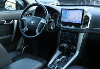 Подержанный автомобиль Chevrolet Captiva 2014 года (12 фото)