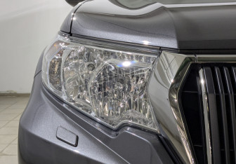 Подержанный автомобиль Toyota Land Cruiser Prado 2019 года (11 фото)