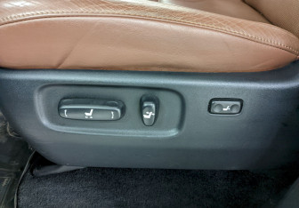 Подержанный автомобиль Toyota Land Cruiser Suv 2016 года (16 фото)