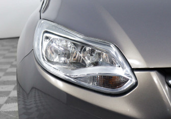 Подержанный автомобиль Ford Focus Wagon 2013 года (7 фото)