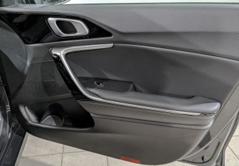 Подержанный автомобиль Kia Ceed Hatchback 2021 года (25 фото)