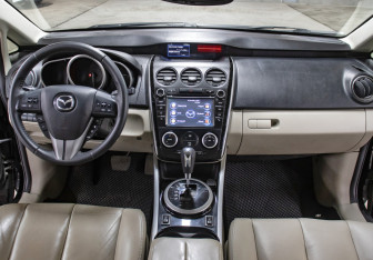 Подержанный автомобиль Mazda CX-7 2011 года (14 фото)