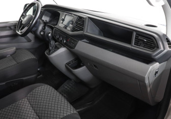 Подержанный автомобиль Volkswagen Caravelle 2021 года (10 фото)