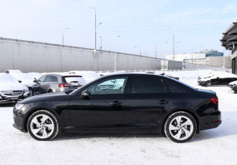 Подержанный автомобиль Audi A4 Sedan 2019 года (8 фото)