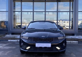 Подержанный автомобиль Kia K5 2020 года (2 фото)