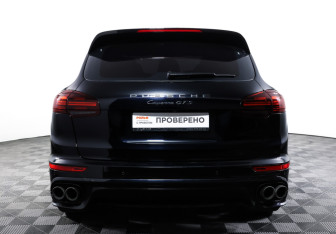 Подержанный автомобиль Porsche Cayenne 2015 года (6 фото)