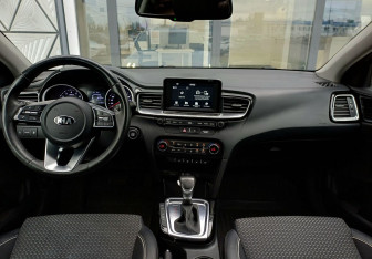 Подержанный автомобиль Kia Ceed Wagon 2019 года (11 фото)