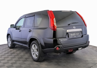 Подержанный автомобиль Nissan X-Trail 2013 года (7 фото)