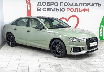 Подержанный автомобиль Audi A4 Sedan 2017 года (3 фото)