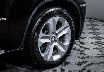 Подержанный автомобиль BMW X6 2010 года (15 фото)