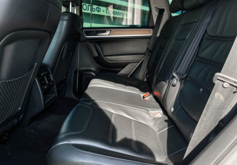 Подержанный автомобиль Volkswagen Touareg 2013 года (10 фото)