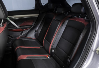 Подержанный автомобиль Geely Coolray 2022 года (15 фото)