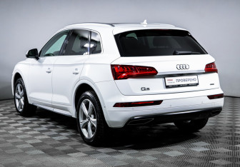 Подержанный автомобиль Audi Q5 2019 года (7 фото)