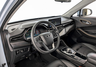 Подержанный автомобиль Москвич 3е 2023 года (16 фото)