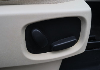 Подержанный автомобиль Land Rover Range Rover Sport 2011 года (13 фото)