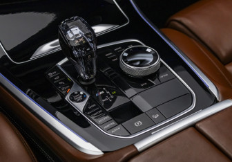 Подержанный автомобиль BMW X5 2018 года (23 фото)