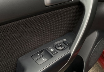 Подержанный автомобиль Kia Cerato Coupe 2011 года (17 фото)