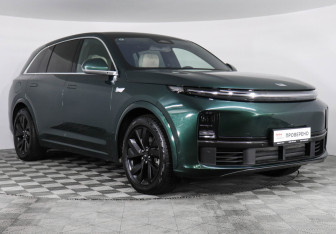 Подержанный автомобиль LiXiang L7 2023 года (3 фото)