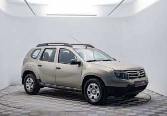 Подержанный автомобиль Renault Duster 2013 года (3 фото)