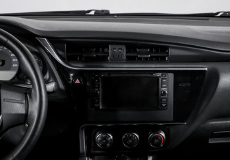 Подержанный автомобиль Toyota Corolla Sedan 2016 года (13 фото)