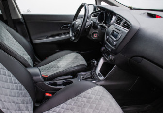 Подержанный автомобиль Kia Ceed Hatchback 2016 года (9 фото)