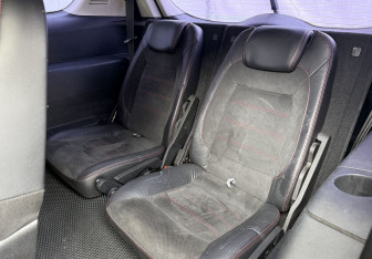 Подержанный автомобиль Ford S-MAX 2011 года (11 фото)