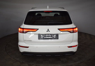 Новый Mitsubishi Outlander 2023 (16 фото)