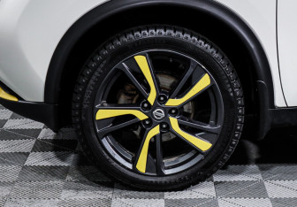 Подержанный автомобиль Nissan Juke 2014 года (15 фото)