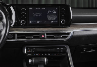 Подержанный автомобиль Kia K5 2021 года (16 фото)