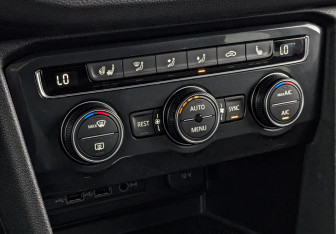 Подержанный автомобиль Volkswagen Tiguan 2020 года (21 фото)