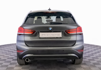 Подержанный автомобиль BMW X1 2022 года (6 фото)