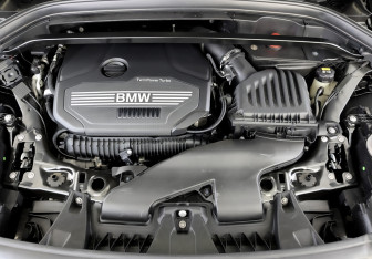 Подержанный автомобиль BMW X1 2020 года (9 фото)