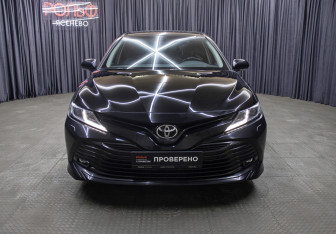 Подержанный автомобиль Toyota Camry Sedan 2018 года (2 фото)