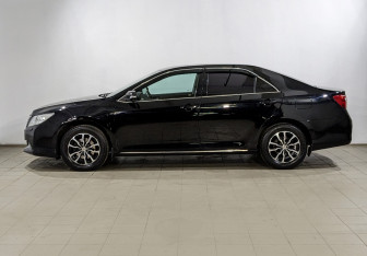Подержанный автомобиль Toyota Camry Sedan 2014 года (8 фото)