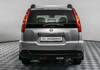 Подержанный автомобиль Nissan X-Trail 2007 года (6 фото)